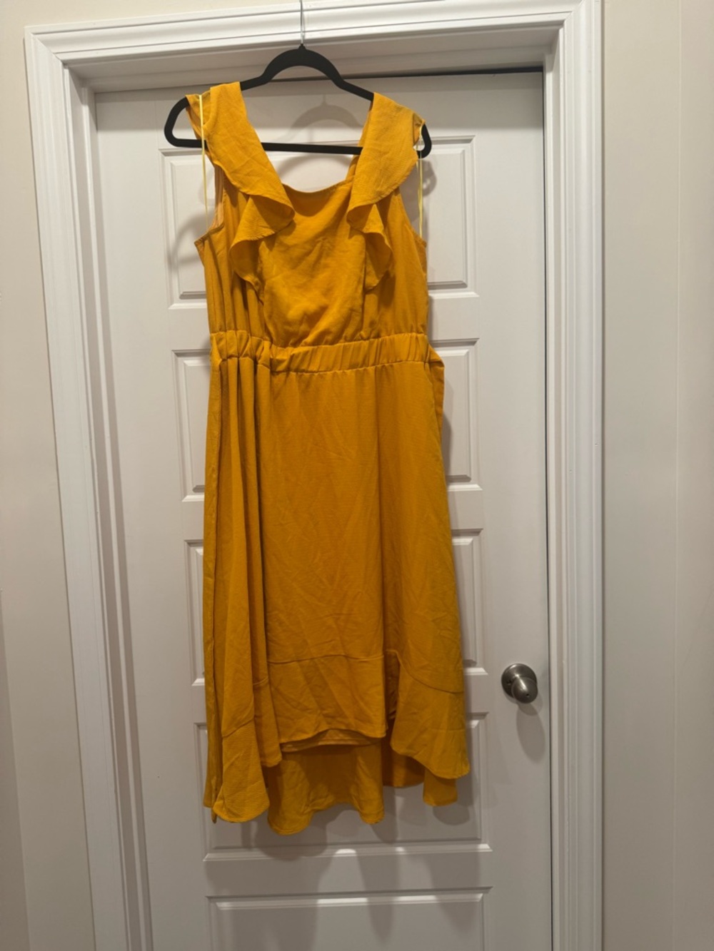 Spense – Ruffled Square Neck Midi Dress